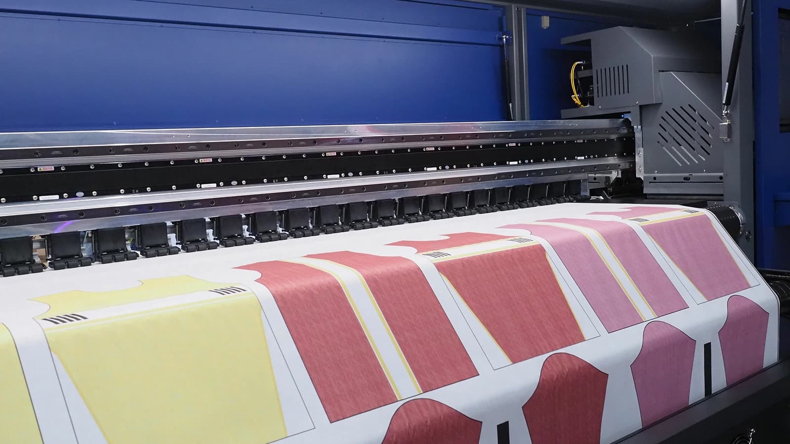 Custom Apparel Process: With vs Without a 3D Configurator hero image