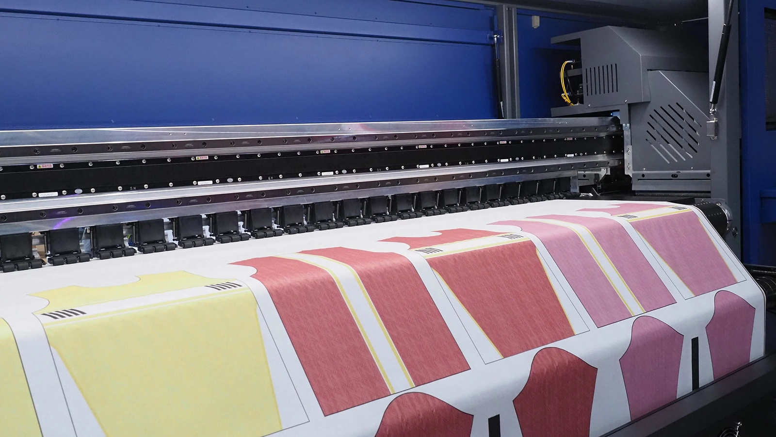 Custom Apparel Process: With vs Without a 3D Configurator